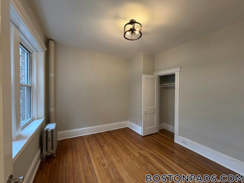 Building Photo - 38 Hemenway St