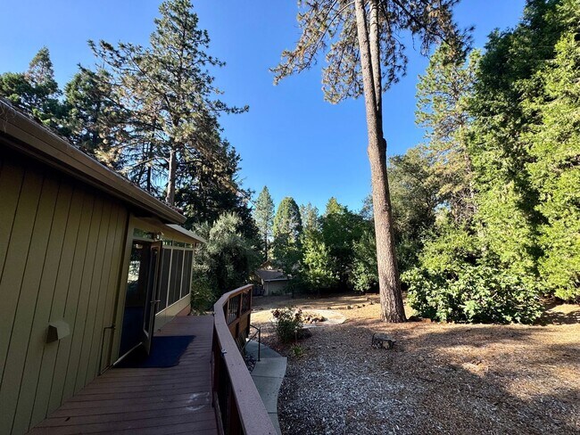 Building Photo - 16694 Marion Way