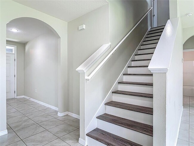 Building Photo - 3975 Silverstream Terrace