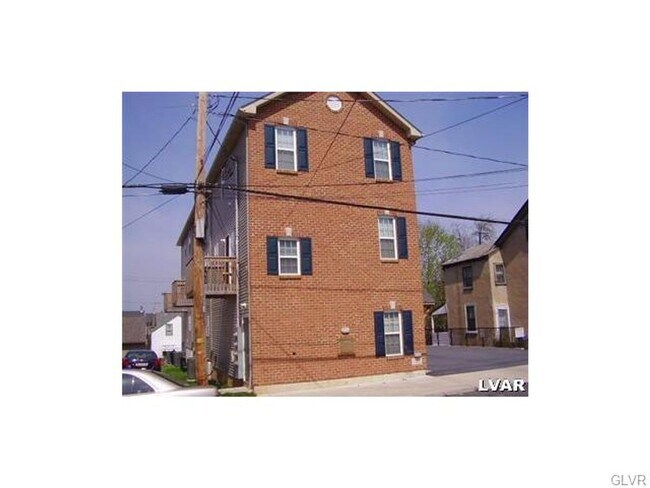 Building Photo - 39 E Garrison St
