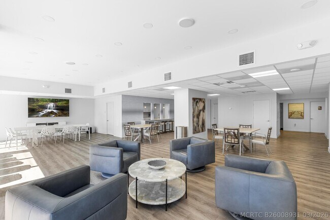 Building Photo - 3800 Galt Ocean Dr