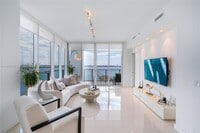 Building Photo - 601 NE 27th St