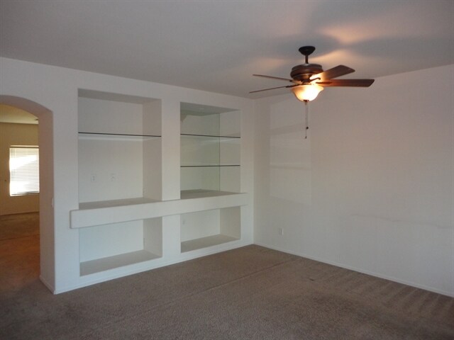 Building Photo - 782 E Christopher St