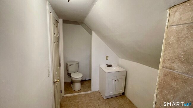 Building Photo - 58 E Pearl St