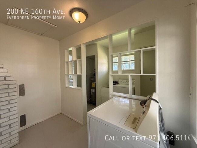 Building Photo - 200 NE 160th Ave