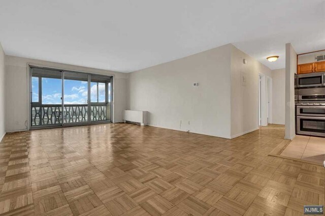 Building Photo - 2100 Linwood Ave