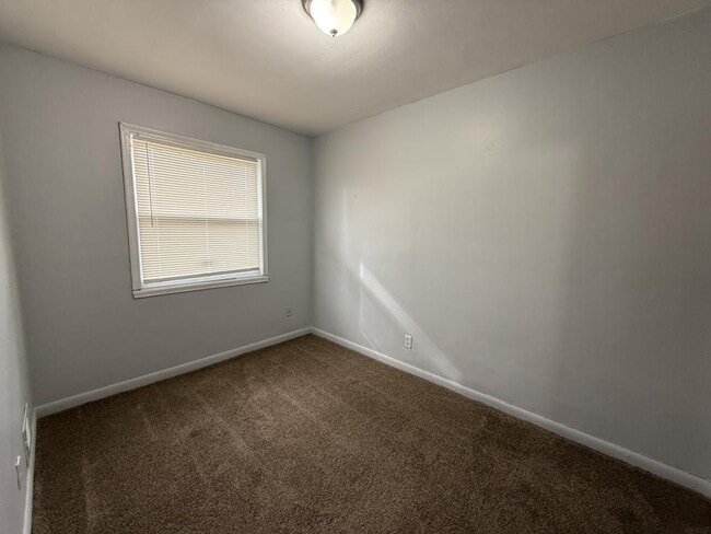 Building Photo - 3106 Shawnee Ave