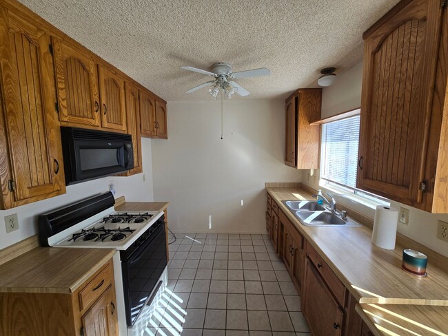 Building Photo - 7717 Victor Vista Ave
