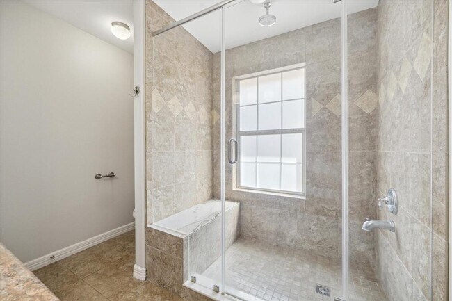 Building Photo - 2624 Detering St