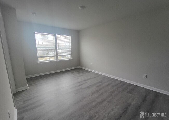 Building Photo - 25 Elliot Ln