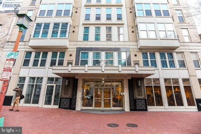 Building Photo - 715 6th St NW