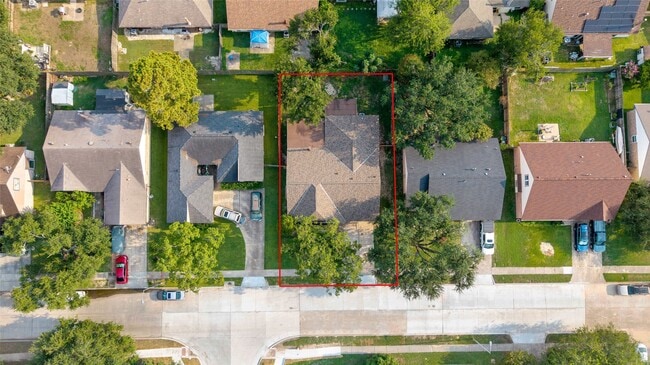 Building Photo - 17003 Summer Dew Ln