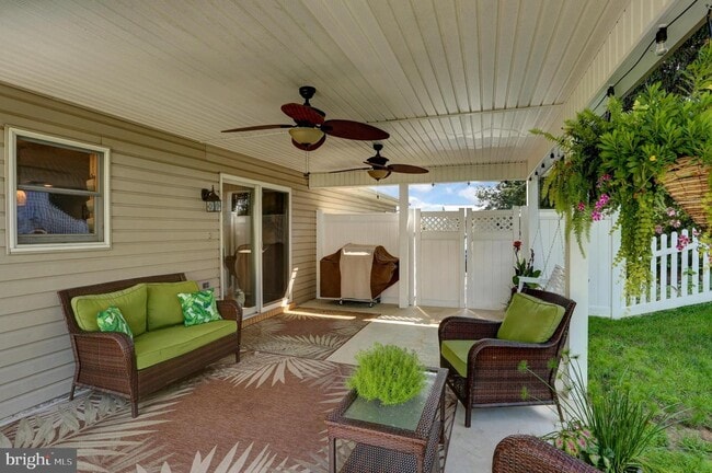 Building Photo - 127 Mountainview Dr