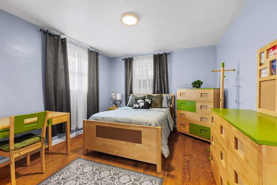 Building Photo - 174 Cherry St