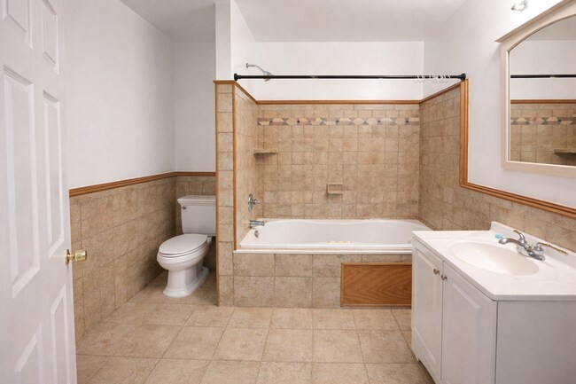 Building Photo - Space, Comfort & Convenience — Discover This Hidden Gem in Charlotte