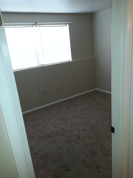 Bedroom 2 - 102 Braden Ct