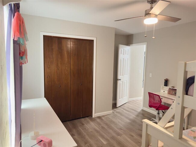 Building Photo - 408 Little Chisholm Cir