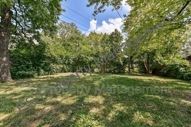 Building Photo - 1631 Elmhurst Dr