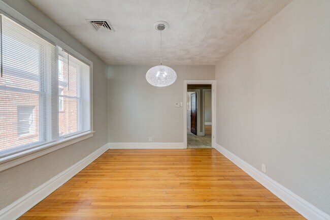 Building Photo - 7125 Tulane Ave