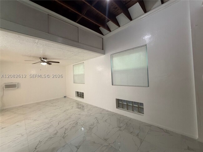 Building Photo - 4265 NW 5th Ave