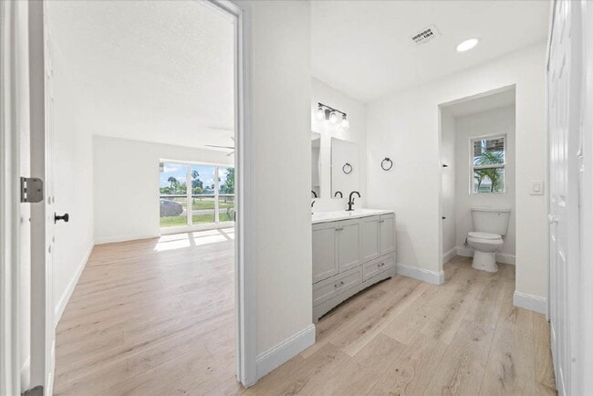Building Photo - Stunning Newly Rehabbed Single-Family Home — Modern Design • Near Beach, Shopping & Dining!