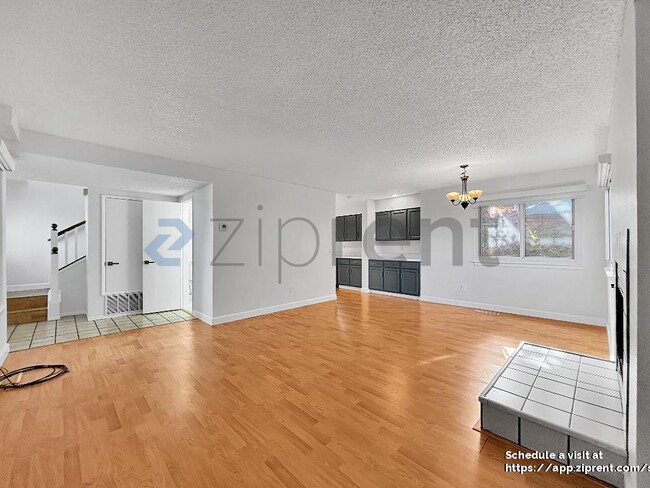 Building Photo - 320 Barbara Ln