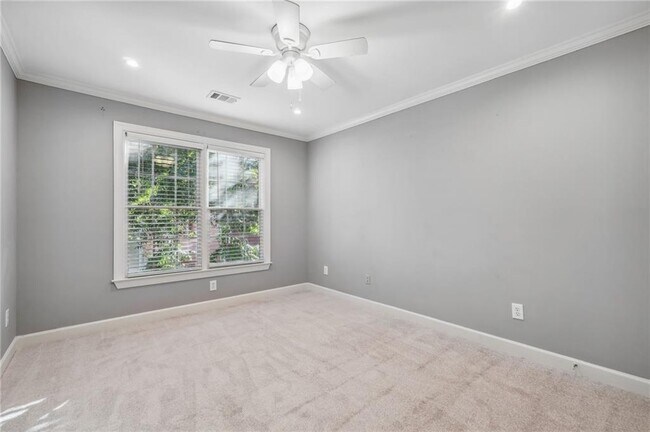 Building Photo - 163 Richmond St SE