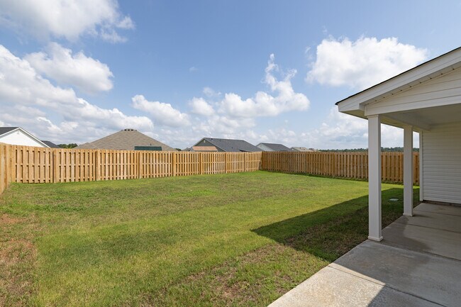 Building Photo - 8850 Snelling Dr