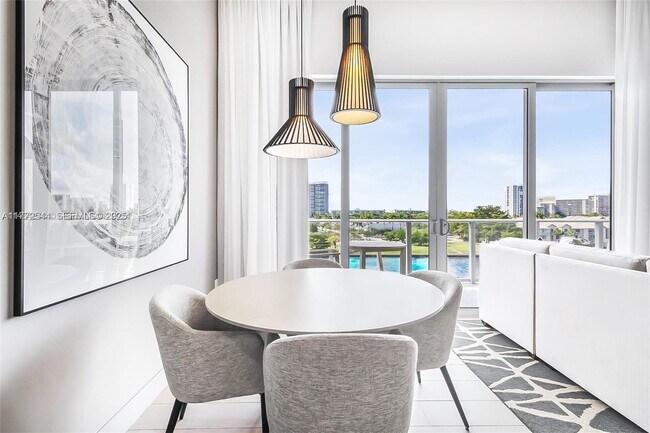 Building Photo - 4010 S Ocean Dr