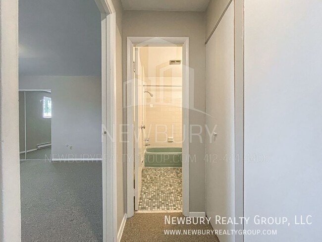 Building Photo - 1459 Poplar St