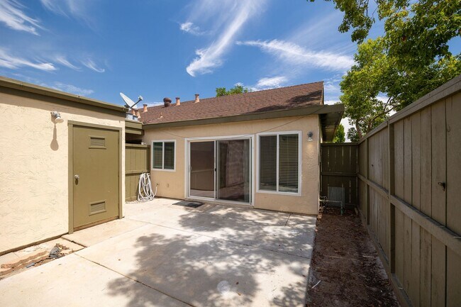 Building Photo - 10536 Greenford Dr