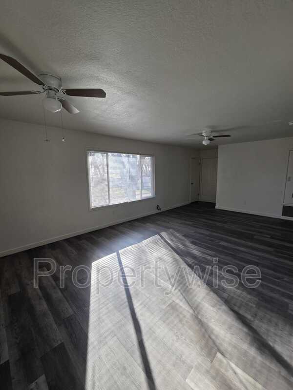 Building Photo - 1054 W 1520 N