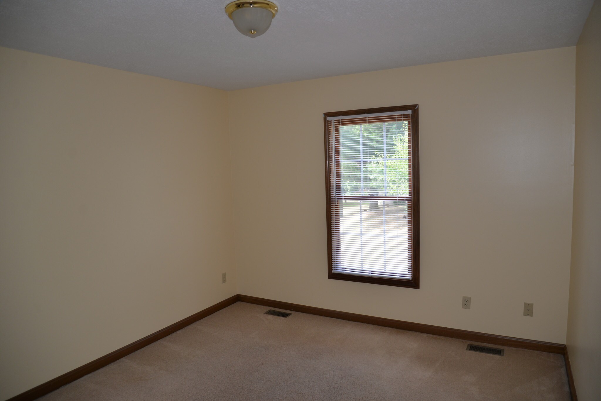 Bedroom - 1041 Applegrove St NW