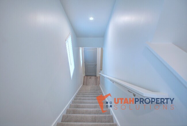Building Photo - 421 S 960 W