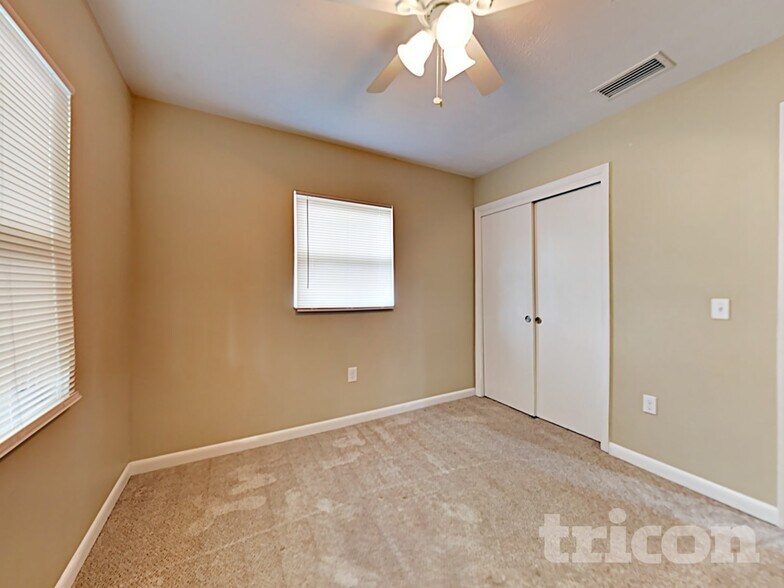 Building Photo - 1218 Windsor Cir