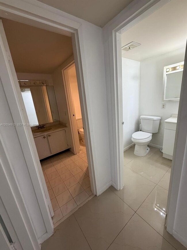 Building Photo - 200 Waterway Dr S
