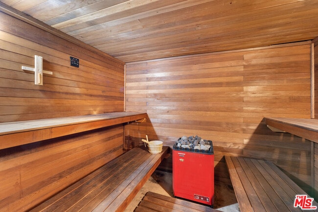 Building Photo - 8601 W Knl Dr