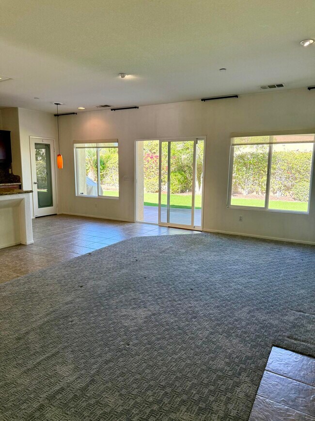 Building Photo - 1122 Oro Ridge