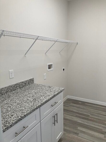 Building Photo - 57 Wellstream Ln