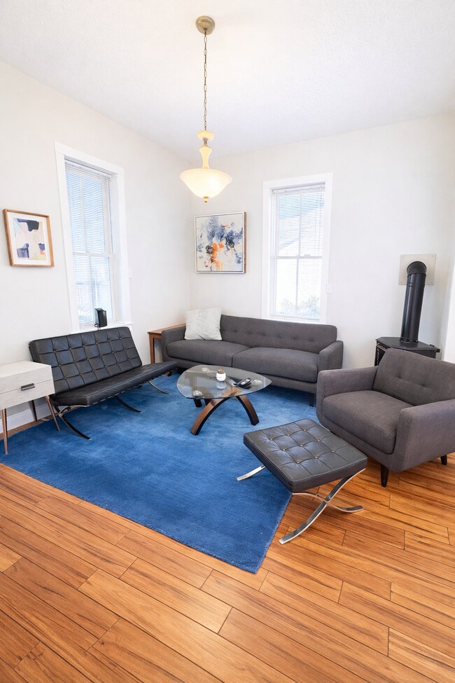 Building Photo - 722 Broadway Blvd SE