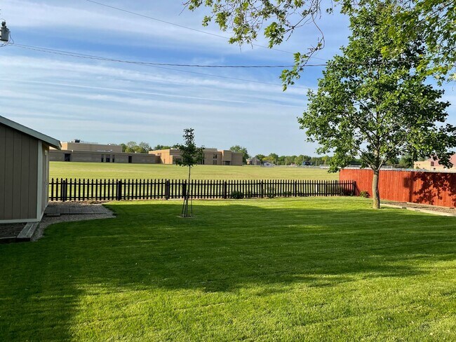Building Photo - 7117 Chivington Dr