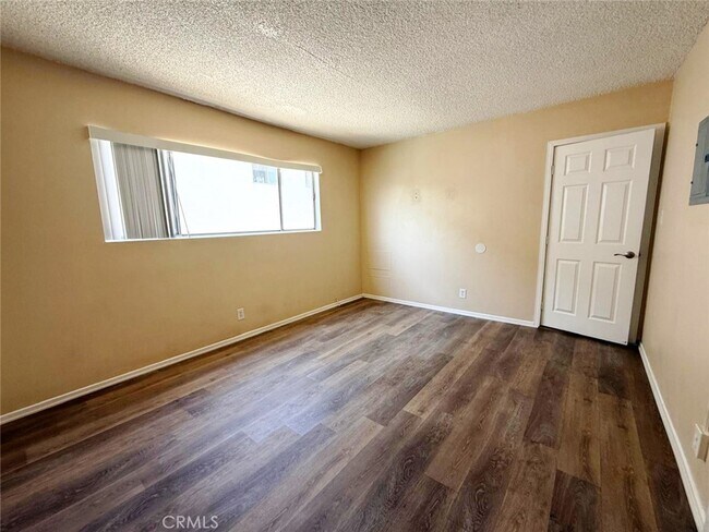 Building Photo - 8371 Northgate Ave