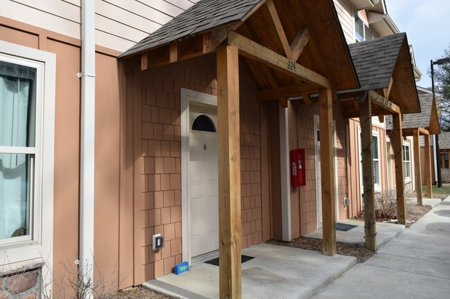 Interior Photo - Highland Woods III