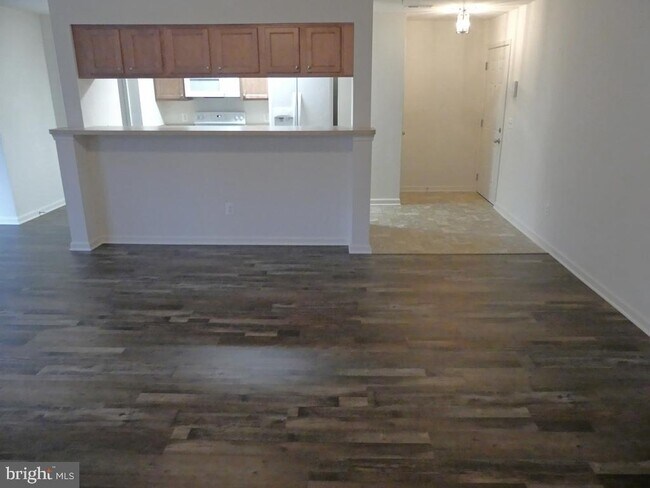 Building Photo - 1402 Golden Rod Ct