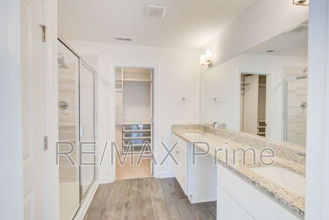 Building Photo - 2413 Trafton Pl