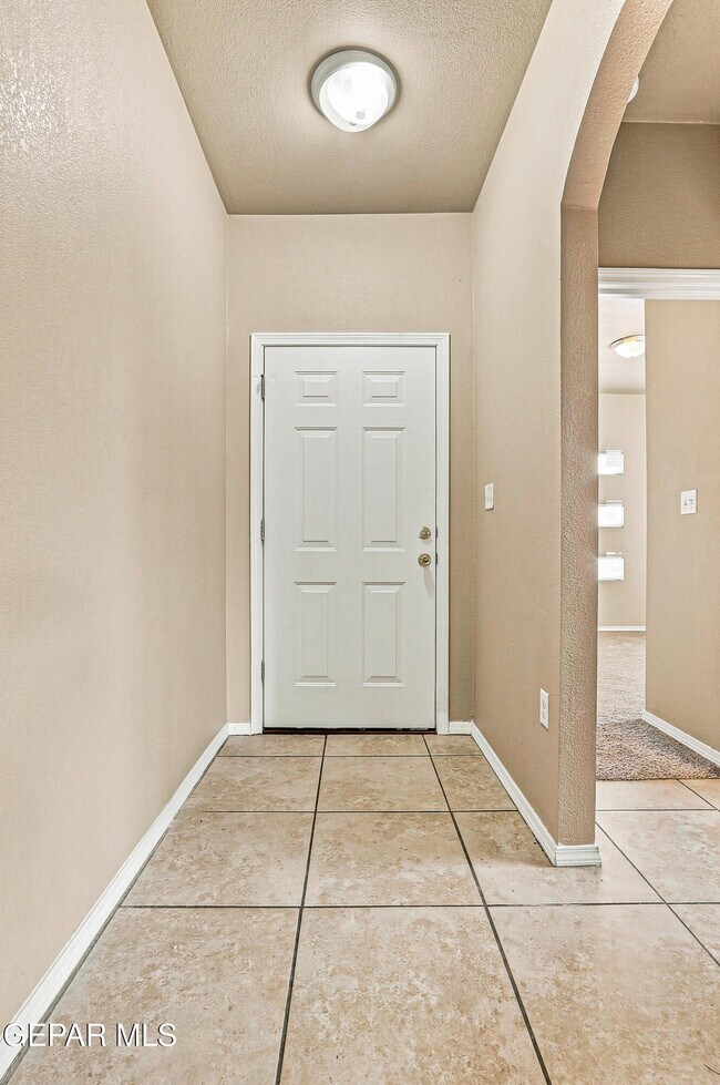 Building Photo - 7008 Faxon Dr
