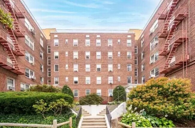 Building Photo - 8400 JFK Blvd E