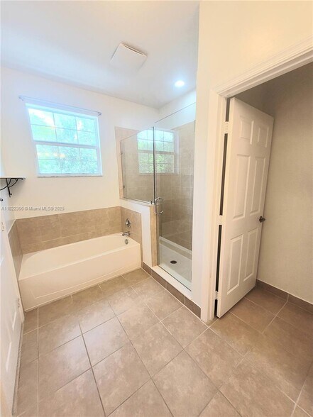Building Photo - 1430 SW 147th Ter