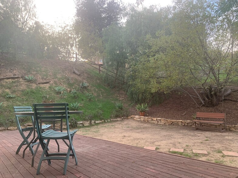 Building Photo - 1600 Henry Ridge Mtwy