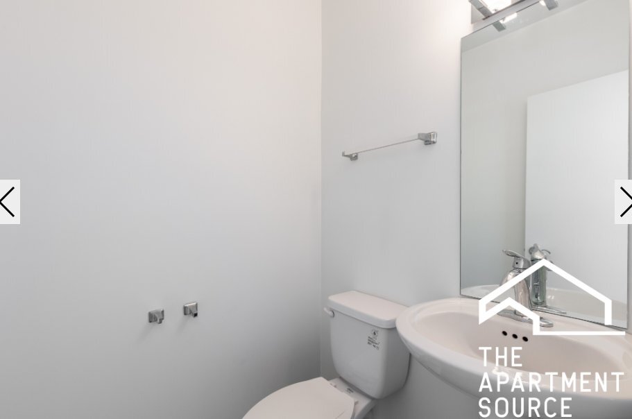 Building Photo - 2700 W North Ave